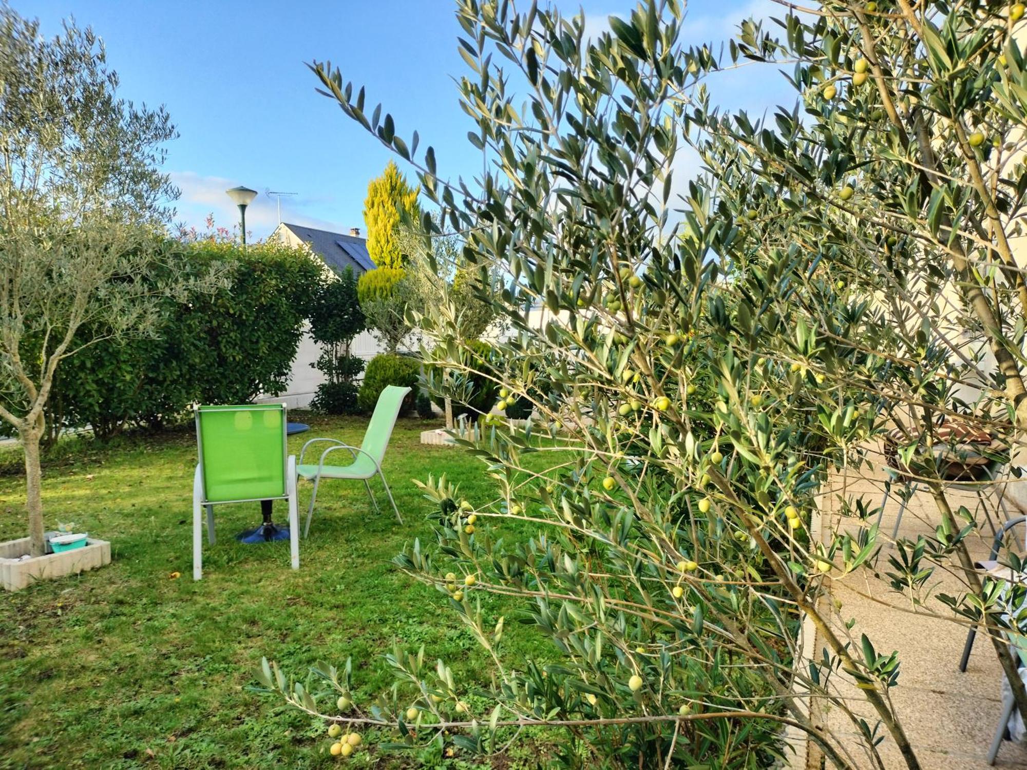 Un Studio Avec Une Entree Independante Thilouze Exterior foto